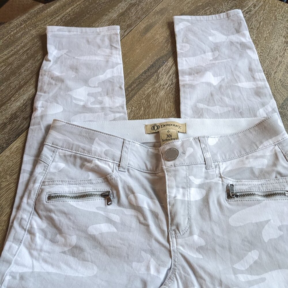 Democracy AB Technology High Rise Light Camouflage Pattern Pants, Size 6